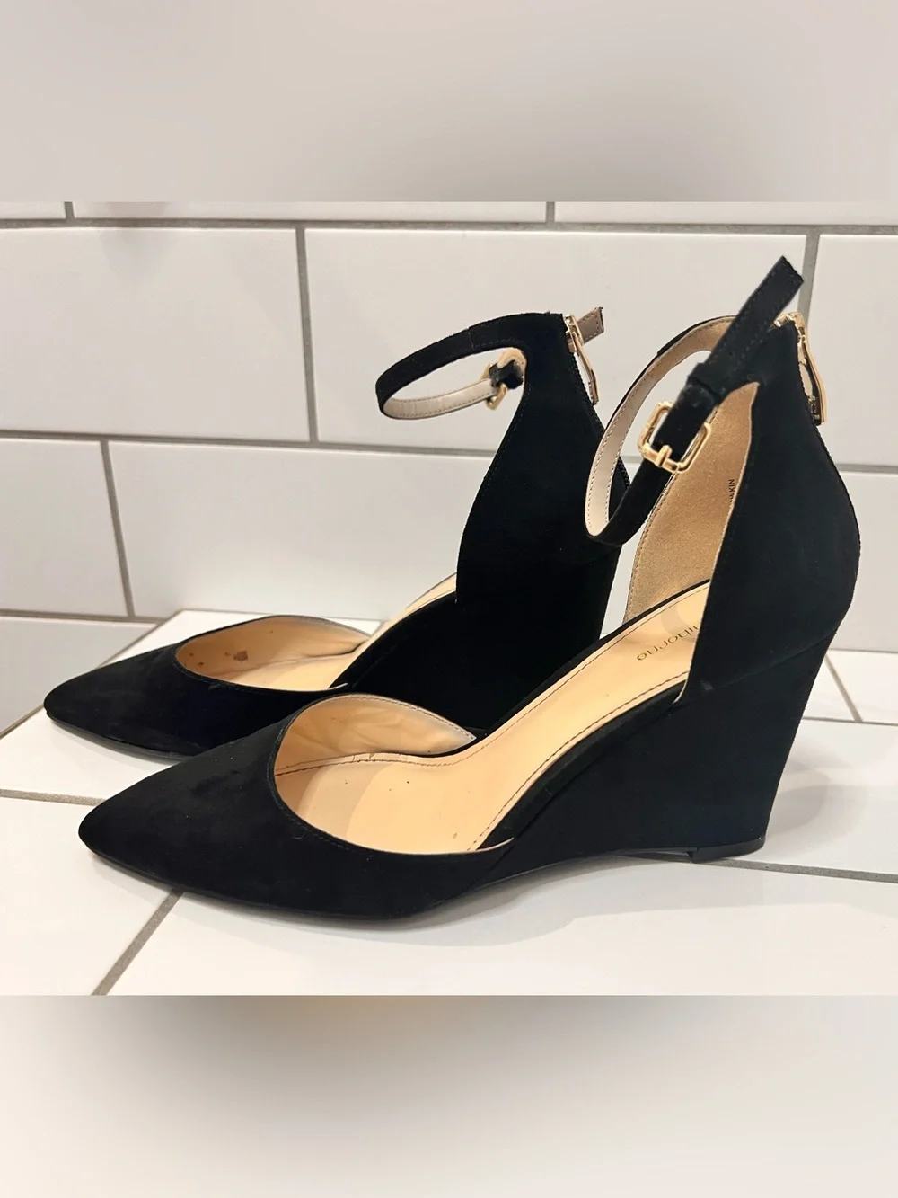 Liz Claiborne Black Faux Suede Pointed Toe Wedge Pumps Heeled Ankle Strap Sz 9
